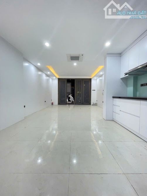 NHÀ ĐẸP CẦU GIẤY, 48M2, 7 TẦNG THANG MÁY,  GẦN Ô TÔ, SÁT ĐƯỜNG LỚN, FULL NỘI THẤT