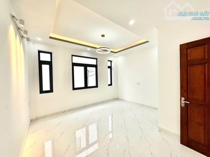 Hiếm! Bán nhà 4 tầng, 50m2, hẻm xe hơi, đường Nguyễn Thượng Hiền - 2