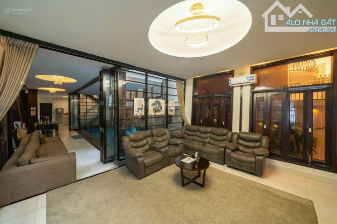 Bán biệt thự 1000m2 HXH Bàu Bàng, P13, Q. Tân Bình - Hầm 4 Tầng - nhà xây rất mới & đẹp - - 1
