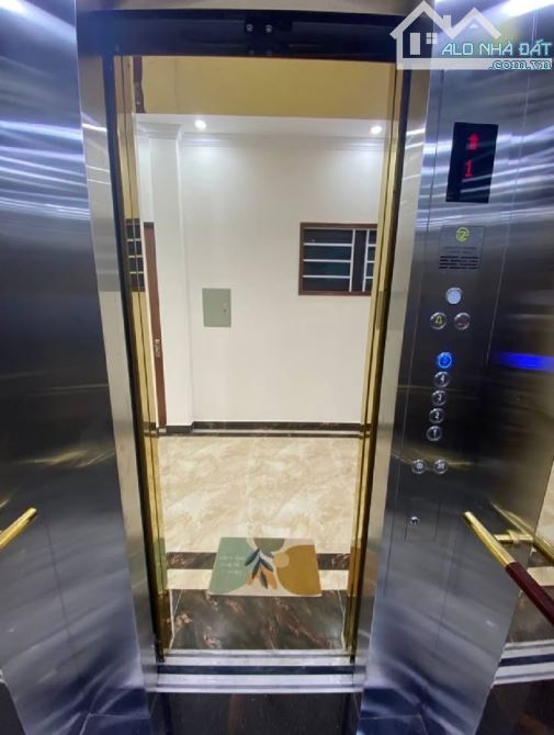NHÀ MỚI CẦU DIỄN, dân xây, sát phố, 20m ra ô tô, Sổ vuông, ở ngay, 35m2X 5T. Chỉ 6 tỷ hơn