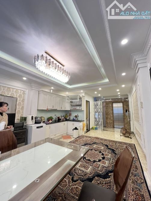 Gia đình bán nhà phân lô Phùng Chí Kiên-Hoàng Sâm 65m2 ôtô vào nhà, 6T Thang Máy chỉ 20 tỉ - 3