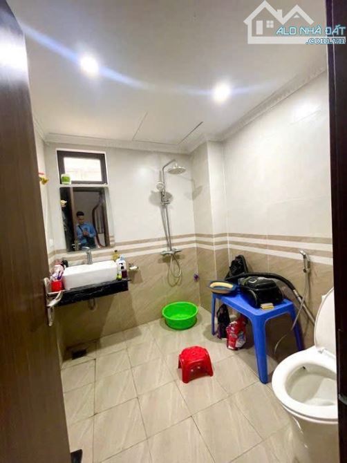 BÁN NHÀ: Giải Phóng, 40m2, 5 tầng, Lô góc, ngõ thông, kinh doanh, oto vào nhà: Giá 8.5 - 3