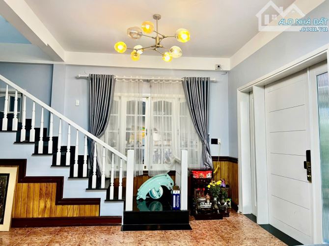 Cần bán căn Villa sân vườn trung tâm tp Đà Lạt. Gần Quảng Trường Lâm Viên và Hồ Xuân Hương - 3