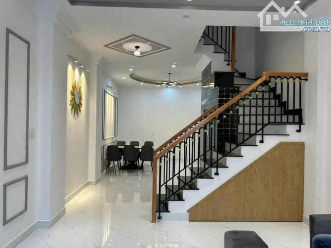 Bán nhà Võ Văn Tần, Quận 3, dt 60m2 nhỉnh 3 tỷ 500 triệu, SHR - 4