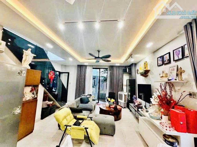 BÁN GẤP VILLA HIỆN ĐẠI 2 MẶT TIỀN, ĐƯỜNG CÂY KEO , PHƯỜNG TAM PHÚ, THỦ ĐỨC CHỈ 8,6 TỶ . - 4