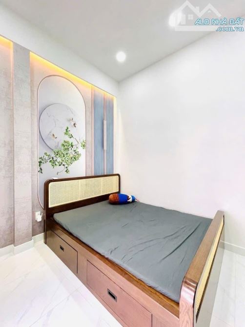 BÁN NHÀ ĐẸP GÒ VẤP- Ô TÔ, 66m2 SD, 2 Tầng - Ngay Vincom - NHỈNH 4 tỷ 2 - 4