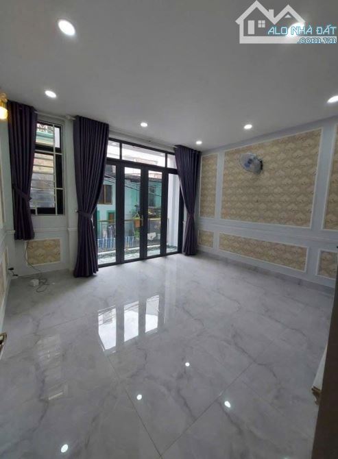 Bán gấp nhà cho thuê giá 15tr/tháng ngay đường Nguyễn Trãi, Q5, giá 4.5ty/ 50 m2, SHR - 6