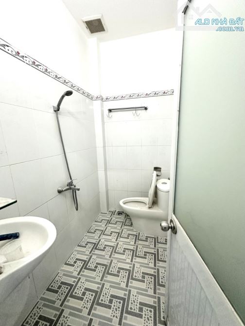 ĐỐI DIỆN VẠN PHÚC CITY HẺM XE HƠI PHÂN LÔ 60M2 3 TẦNG NGANG 4M 4PN CHỈ NHỈNH 6 TỶ có TL - 7