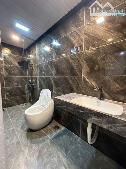 BÁN CĂN HỘ TẬP THỂ PHƯƠNG MAI- ĐỐNG ĐA. DT 45M2 x 2PN,1WC NHÀ ĐẸP Ở NGAY, GIÁ 2.85TỶ - 7