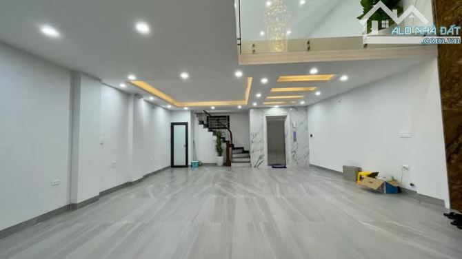 Bán nhà phố Minh khai, 8 tầng thang máy, kinh doanh, gara, 75m2, mt 5.2m, 24.3 tỷ,. - 8