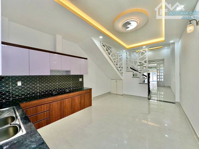 Lên Sóng Căn Nhà Chân Dài TX21 – Ngay Chợ Minh Phát, Sân Đậu 2 Xe Hơi  142m²/4.65 tỷ - 9