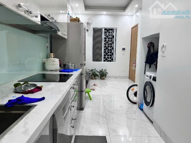 Thụy Khuê - 2 mặt thoáng - 10m ra phố- 4 tầng - nhà đẹp - 33m2 - 8,2 tỷ - 9