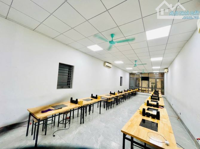 Mặt phố Văn Hội, Giao Phường : Đức Thắng, Đông Ngạc, Bắc Từ Liêm. DT : 106m2. Giá: 15,3 tỷ