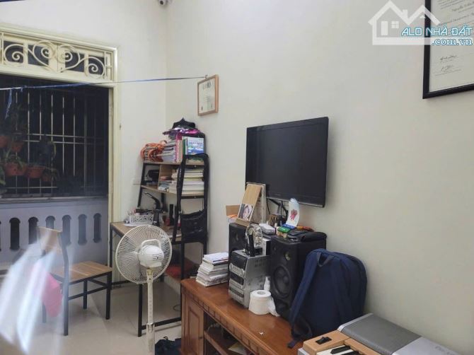 BÁN NHÀ HOÀNG QUỐC VIỆT CẦU GIẤY NHỈNH 20 TỶ 60M2*4T, PHÂN LÔ ÔTÔ, NGÕ THÔNG, NHÀ DÂN XÂY
