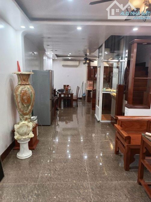 Bán Nhà Cầu Giấy P/Lô-L Góc  - 48m-THANG MÁY ,Mt5m-GARA Ô Tô -Kinh Doanh- Nhà Cực Hiếm Có