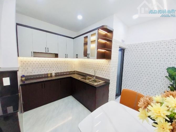 TÔI BÁN NHANH NHÀ QUANG TRUNg, 80m2 sd, hẻm 4m, NHỉnh 4 tỷ 6