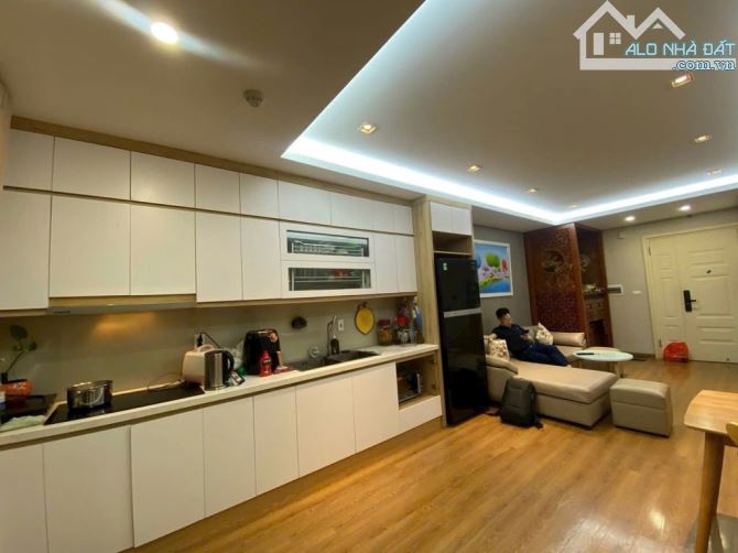 Bán căn hộ 219 Trung kính, 71m 2pn 2wc full đồ ở ngay, tầng trung, view đẹp, giá 6 tỷ 5