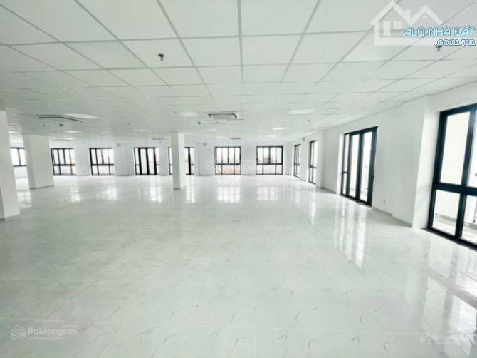 Siêu hiếm MP Kim Mã 100m2, 8 tầng, MT 7m giá 55 tỷ (có thương lượng)