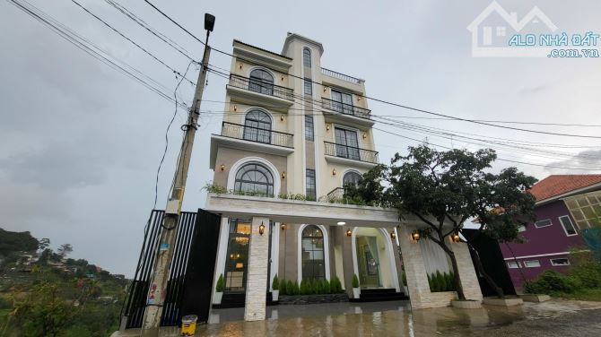 Khách Sạn Sang Trọng Hiện Đại. 15 PKD. View Đẹp Đường Khe Sanh. P10. Giá 27,5 Tỷ TL
