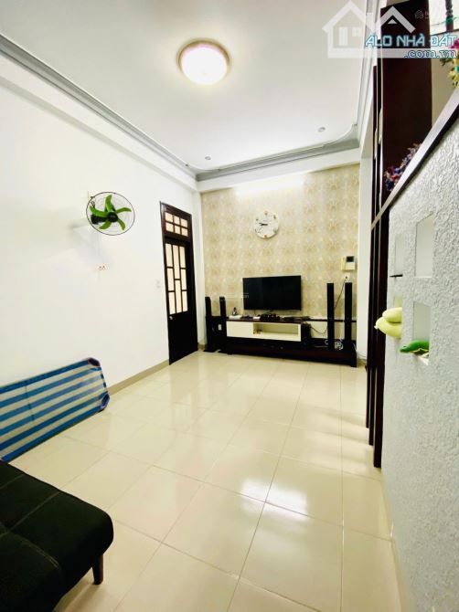 Bán nhà mặt phố tại Đ. Hưng Hoá 2, 5,98 tỷ, 80m2, view đẹp, 3PN, 3WC