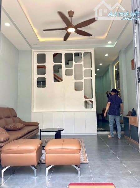 Nhà mới xây Hẻm xe hơi, PHẠM VĂN CHIÊU, giá rẻ chỉ 5.7 tỷ, 4 TẦNG, 55m2, gần Chợ Thạch Đà