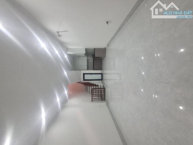Bán nhà Bát Khối Long Biên lô góc 2 thoáng 41m2, 4 tầng, giá 6 tỷ 3 về ở luôn - 1