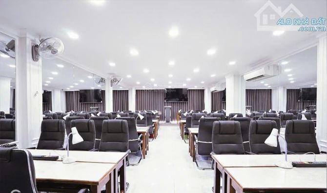 Cần Cho Thuê Gấp Nhà Đẹp Nguyễn Tri Phương Trung Tâm Quận 10.DT: 6X16m Trệt 5 lầu Giá 130t - 1