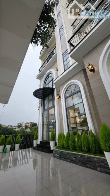 Khách Sạn Sang Trọng Hiện Đại. 15 PKD. View Đẹp Đường Khe Sanh. P10. Giá 27,5 Tỷ TL - 1