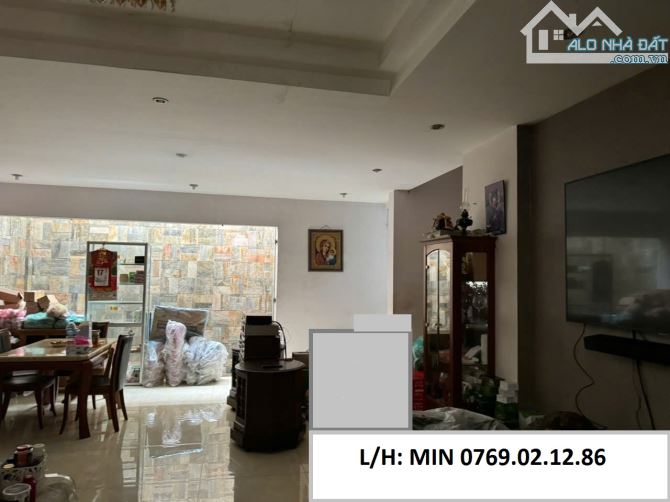 BÁ.N NHÀ MẶT TIỀN CHỢ THỦ ĐỨC - GẦN 240M2 - 3T - SIÊU DÒNG TIỀN KINH DOANH - CHỈ 36 Tỷ. - 1