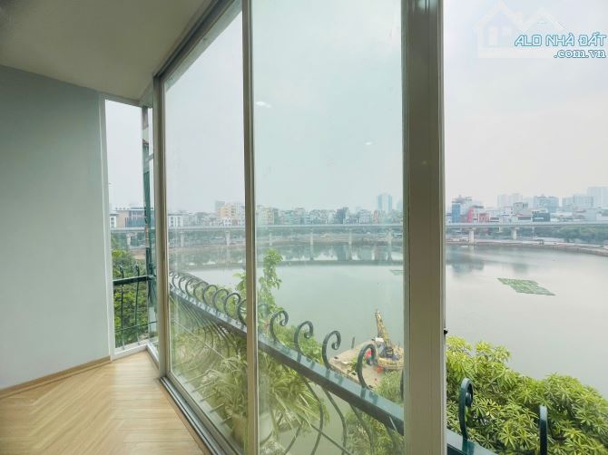 Cho thuê văn phòng Hoàng Cầu 120m2 22tr view hồ chia sẵn 3 phòng PCCC đầy đủ - 1