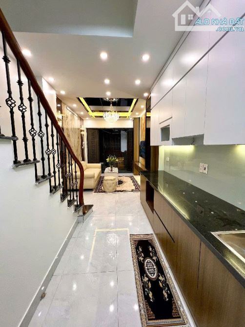 NHÀ ĐẸP ĐỘI CẤN, SẴN NHÀ 5 TẦNG, 30M2, HƠN 5 TỶ - 1