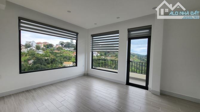 Khách Sạn Sang Trọng Hiện Đại. 15 PKD. View Đẹp Đường Khe Sanh. P10. Giá 27,5 Tỷ TL - 12