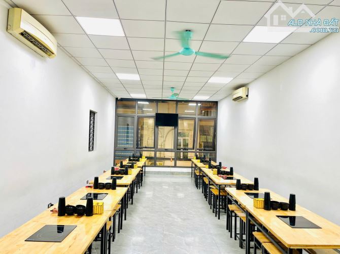 Mặt phố Văn Hội, Giao Phường : Đức Thắng, Đông Ngạc, Bắc Từ Liêm. DT : 106m2. Giá: 15,3 tỷ - 2