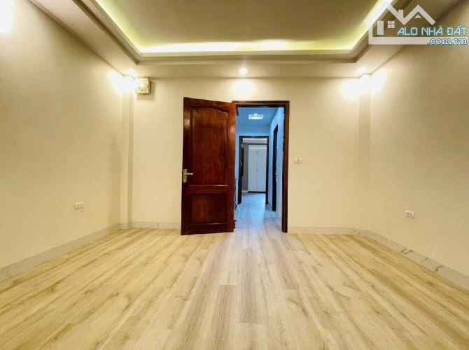 Hiếm bán nhà Hồng Tiến Long Biên lô góc 2 thoáng 40m2, 4 tầng giá 6 tỷ 4 về ở ngay - 2