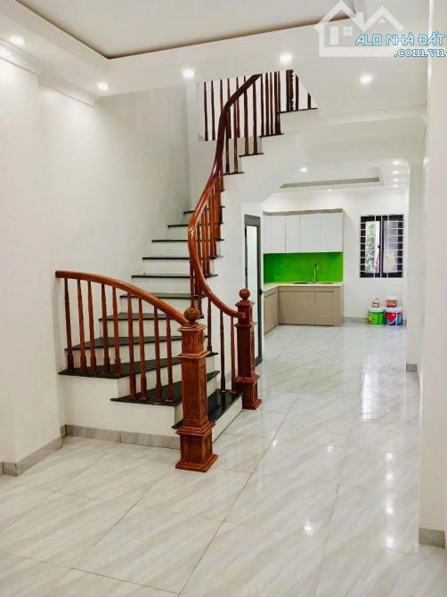 BÁN NHÀ GẦN KĐT DƯƠNG NỘI - 37M2, 4 TẦNG - Chỉ 5 T.Ỷ - Ô TÔ ĐỖ 30M - 2