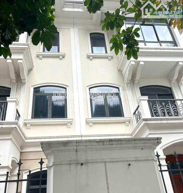 Bán biệt thự Victoria Village Thạnh Mỹ Lợi, 160m2, ngang 8, 3 lầu. Giá 30 tỷ - 2