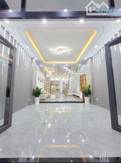 Tôi cần bán nhà mặt tiền đường Đỗ Tấn Phong Phú Nhuận giá bán 4tỷ150/ DTCN: 70m2 - SHR - 2