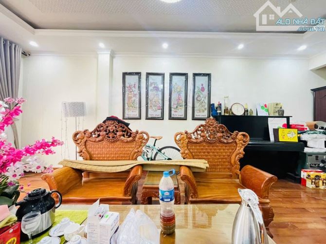Bán nhà phố Nguyễn Thị Định - Cầu Giấy - 69m2 -  Phân Lô - Oto tránh - Kinh doanh - 37 tỷ. - 2
