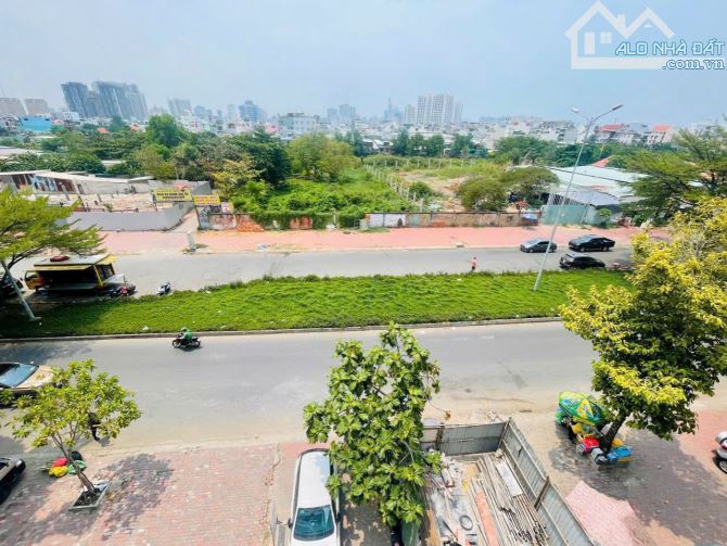 cho thuê văn phòng mặt tiền đường D4 himlam 100m2 giá 11 tr/ tháng - 2