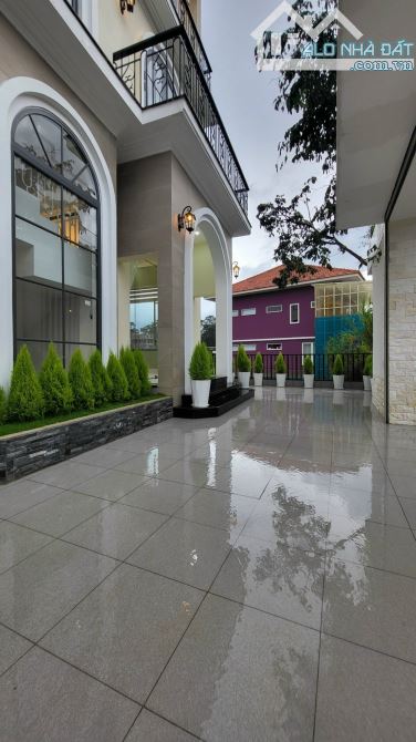 Khách Sạn Sang Trọng Hiện Đại. 15 PKD. View Đẹp Đường Khe Sanh. P10. Giá 27,5 Tỷ TL - 2