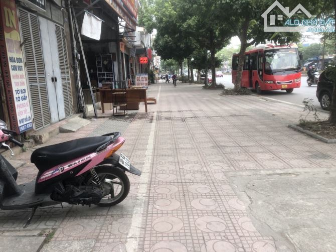 Bán đất mặt Phố Ngô Gia Tự 430m,mt8m - Vỉa hè, đường 40m - Nhỉnh 150tr/m có thương lượng - 2