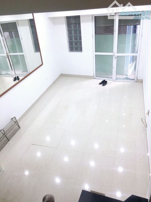 Định Công giáp Giải Phóng, 30m2, 4 tầng, nhỉnh 3 tỷ. 20m ra ô tô tránh, gần bến xe Giáp Bá - 2