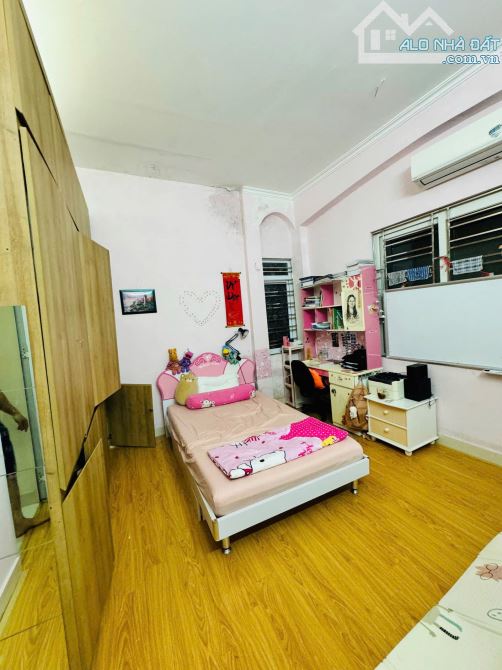 Bán nhà ngõ 155 Cầu Giấy, Hà Nội. Giá 8,6 tỷ. Diện tích 40/46m2 - 3