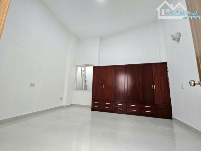 NHÀ ĐẸP LINH XUÂN - ĐƯỜNG SỐ 11 HẺM XE HƠI - 54M2 3PN 4WC - 4.4 tỷ - 3