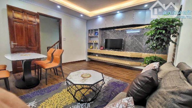 BIỆT THỰ NHỎ PHONG CÁCH CHÂU ÂU 129m2 BÁT KHỐI LONG BIÊN BÁN GIÁ 4tỷ7 - 4