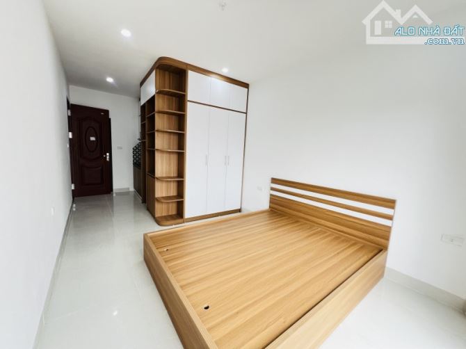 Bán Tòa CCMN Khâm Thiên 66m², 8 Tầng, +16,3 Tỷ - 18P,DT 100 Triệu, Ô Tô 30m - 4