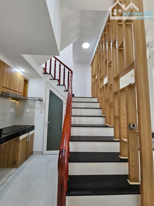 NHÀ ĐẸP LINH XUÂN - ĐƯỜNG SỐ 11 HẺM XE HƠI - 54M2 3PN 4WC - 4.4 tỷ - 4