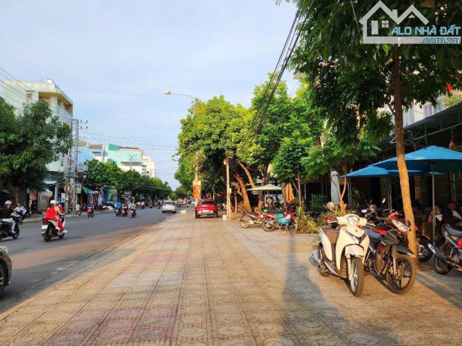 Hạ giá bán nhanh nhà 3 tầng mặt tiền đường Dã Tượng, Nha Trang vị trí cách biển 700m. - 4