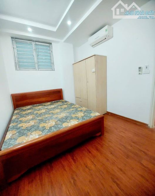 Cho thuê căn hộ CCMN Khương Hạ 60m2, 3 ngủ, 10tr - ô tô đỗ cửa, vào ngay - 4