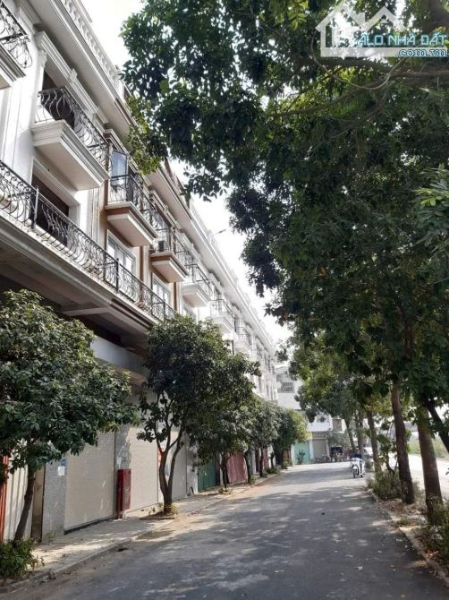 Bán shophouse Thường Tín, sổ đỏ 2 mặt tiền, trung tâm Thường Tín, 60 m2 x 4T, 5 tỷ - 4